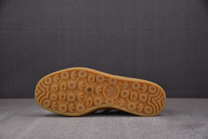 G*u*i x wmns gazelle 