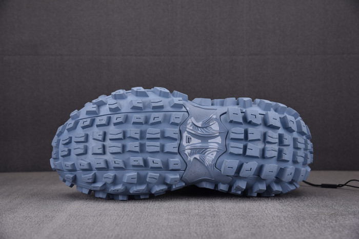 BALCIA DEFENDER SNEAKER