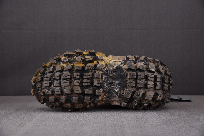 BALCIA DEFENDER SNEAKER