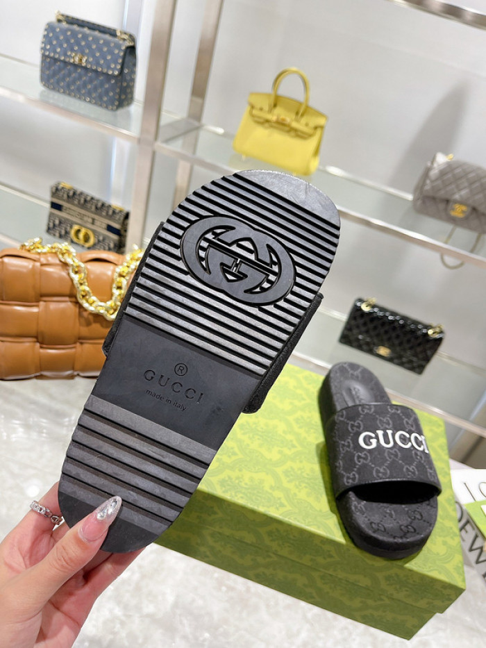 GCI GG Slide Sandal