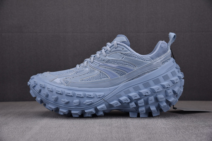 BALCIA DEFENDER SNEAKER