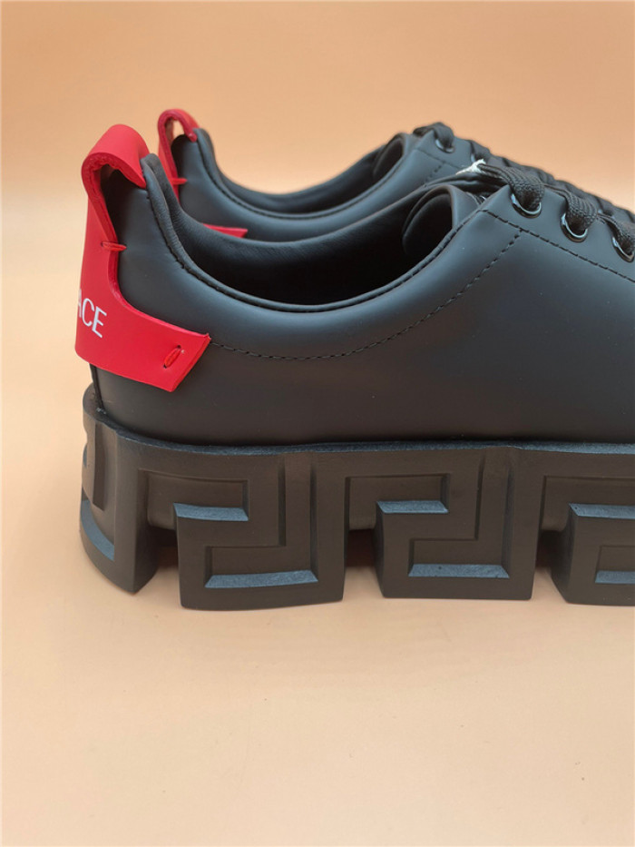 VRCE Sneaker
