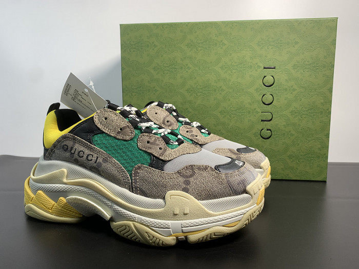 BALCIA TRIPLE S SNEAKER