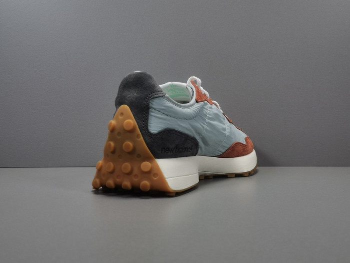New Balance 327 