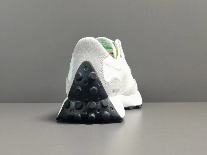 (WMNS) New Balance 327 