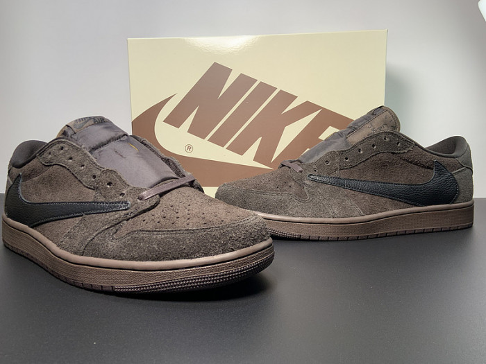 Travis Scott x Air Jordan 1 Low OG DM7866-202