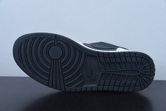 Air Jordan 1 Low Beaded Swoosh - DV1762-001