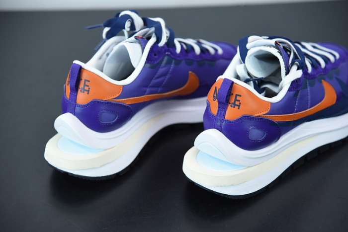 Nike Vaporwaffle sacai Iris