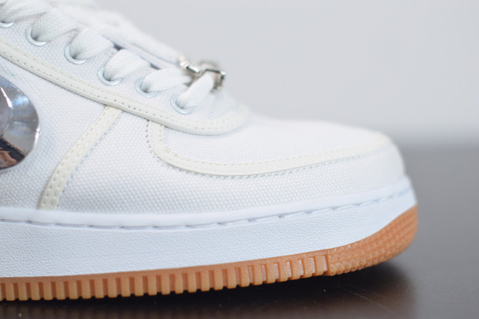 Travis Scott x Air Force 1 AQ4211-100