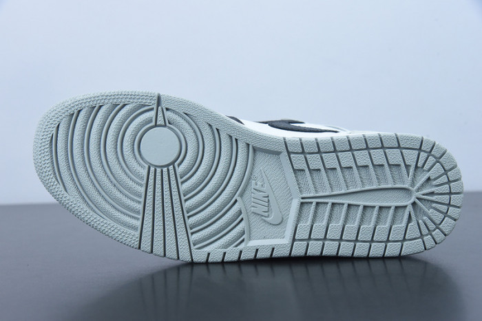 Air Jordan 1 Retro High OG Grey Fog 555088-108