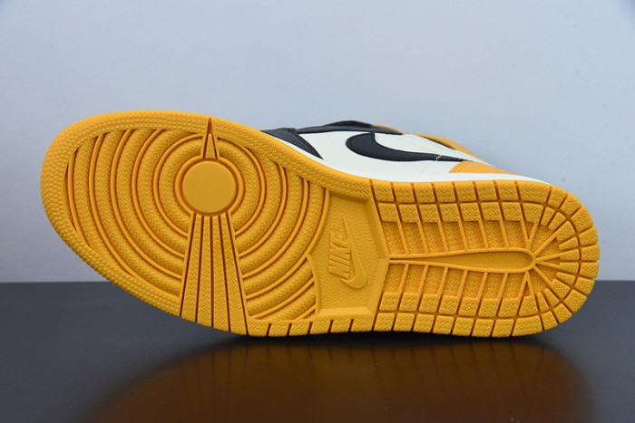 Air Jordan 1 High OG "Yellow Toe" 555088-711