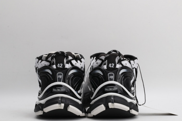 BALCIA RUNNER SNEAKER