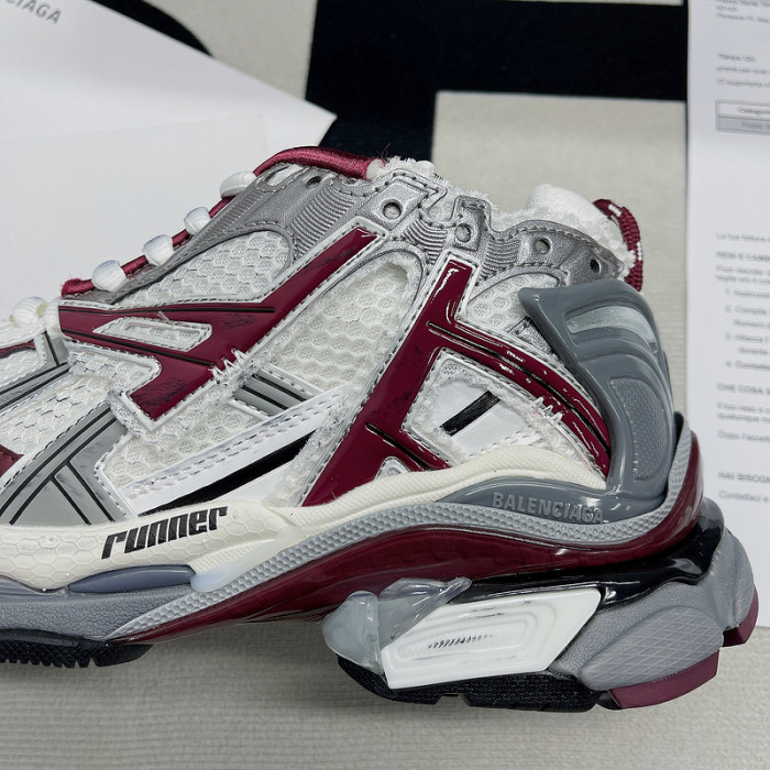 BALCIA RUNNER SNEAKER