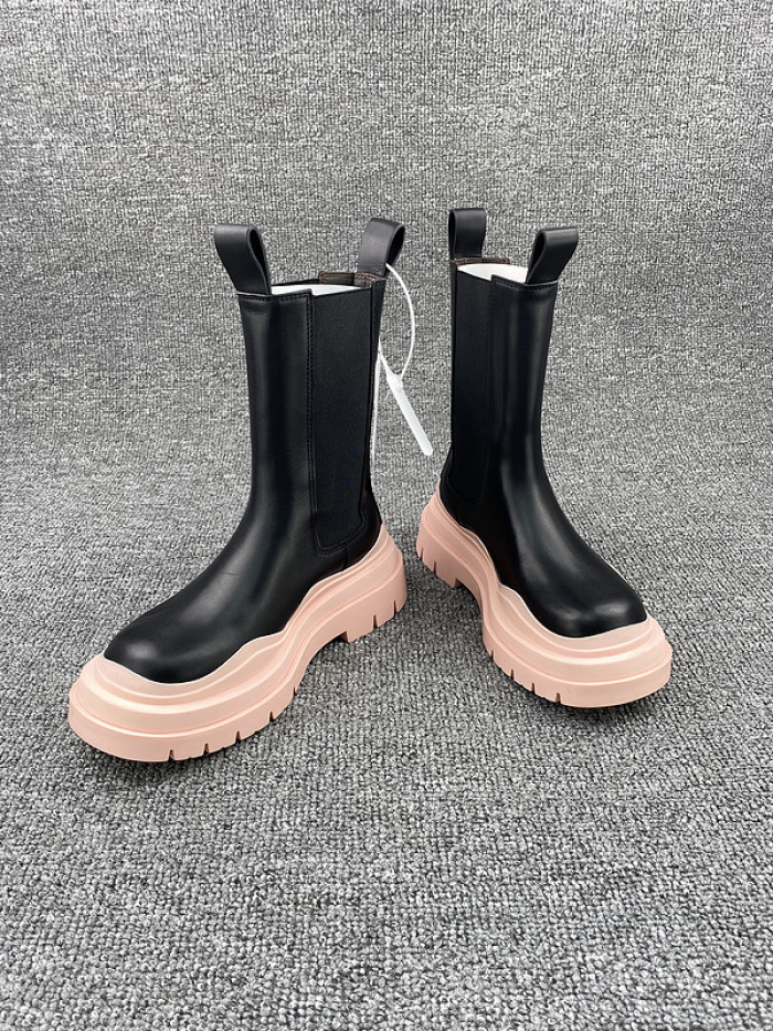 Bo*te*ga ve*ne*ta chelsea tire leather high boot