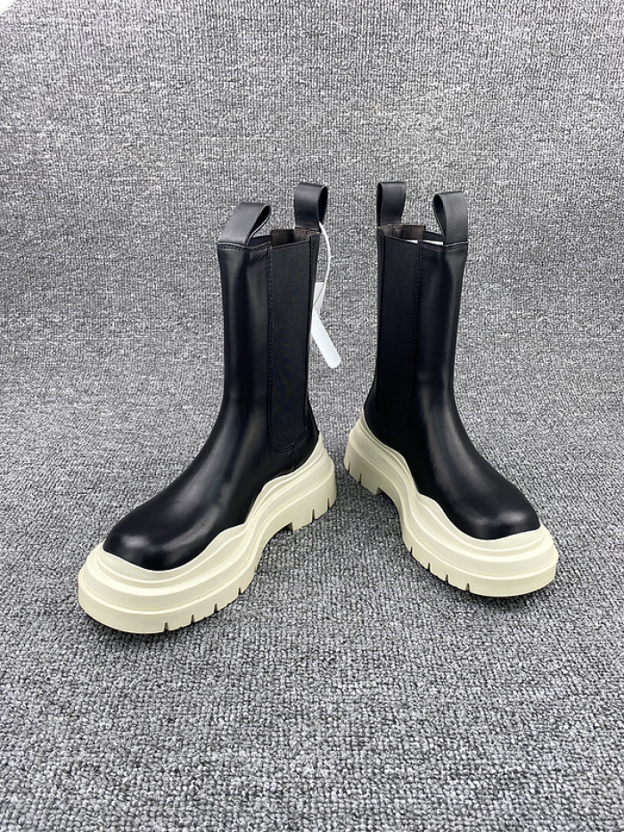 Bo*te*ga ve*ne*ta chelsea tire leather high boot