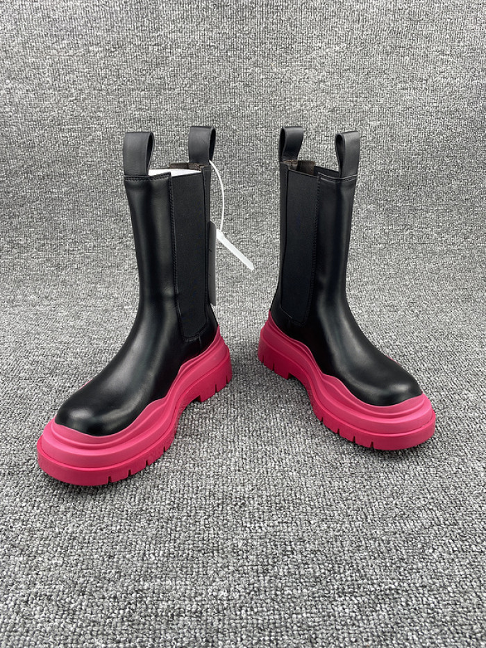 Bo*te*ga ve*ne*ta chelsea tire leather high boot