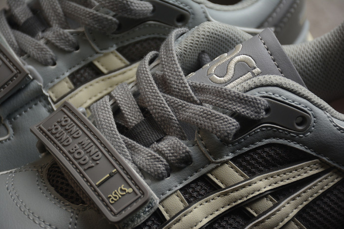 As*ic*s gel-spotlyte low v2 1203a258-021