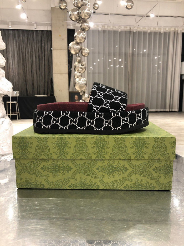 GCI GG Slide Sandal