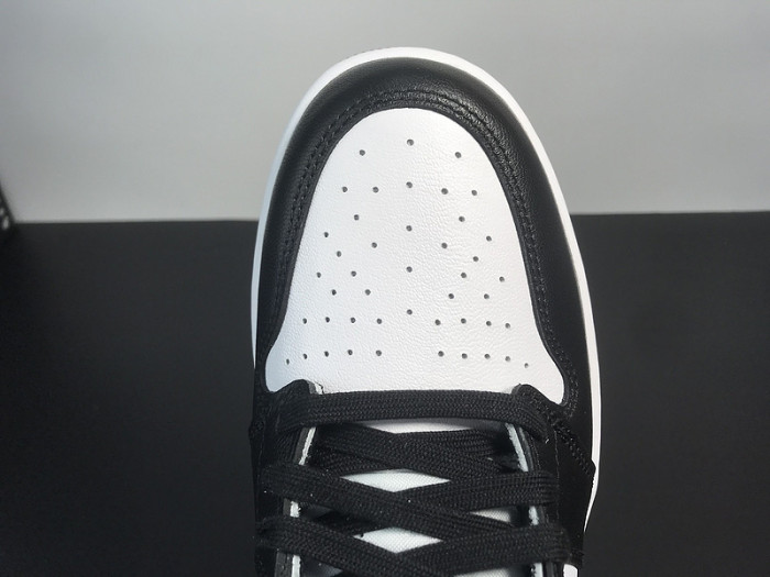 Air Jordan 1 High OG "SATIN BLACK TOE" CD0461-016