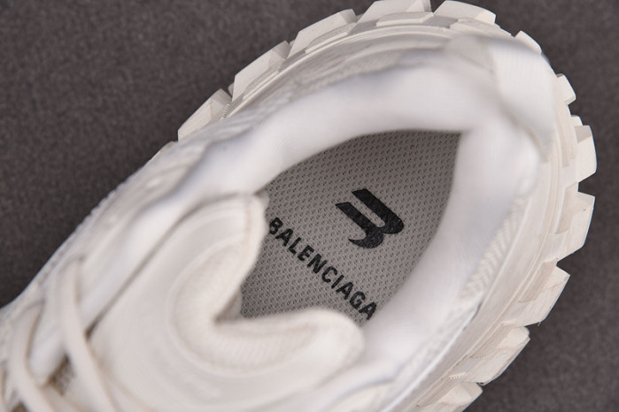 BALCIA DEFENDER SNEAKER