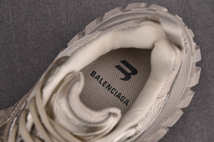 BALCIA DEFENDER SNEAKER