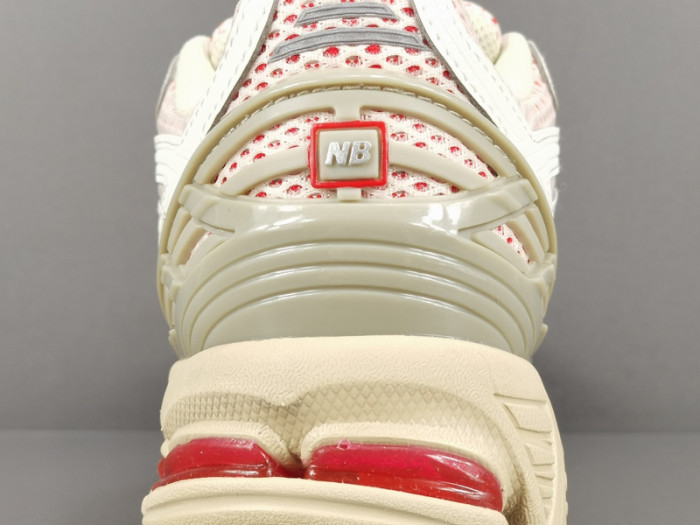 New Balance 1906R Sea Salt True Red 2022 - M1906RO