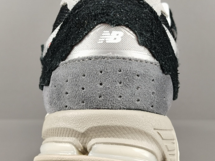 NEW BALANCE 2002R PROTECTION PACK BLACK GREY M2002RDJ
