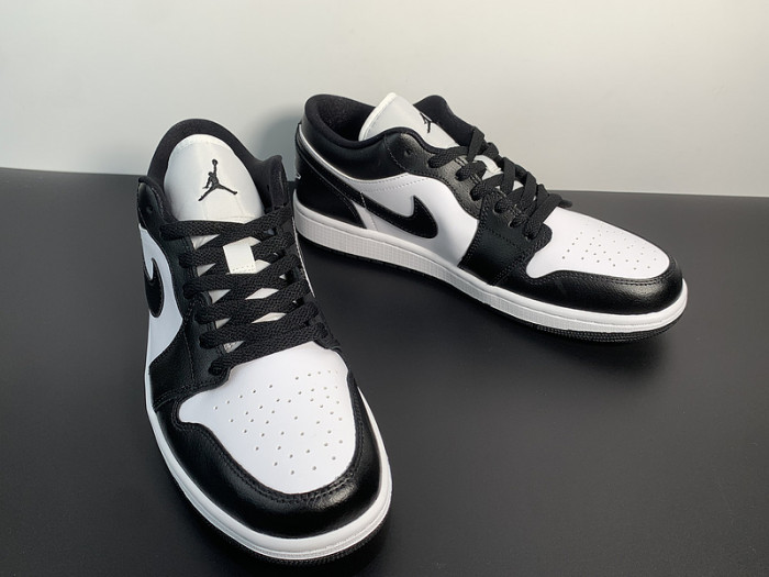 Air Jordan 1 Low Panda DC0774-101