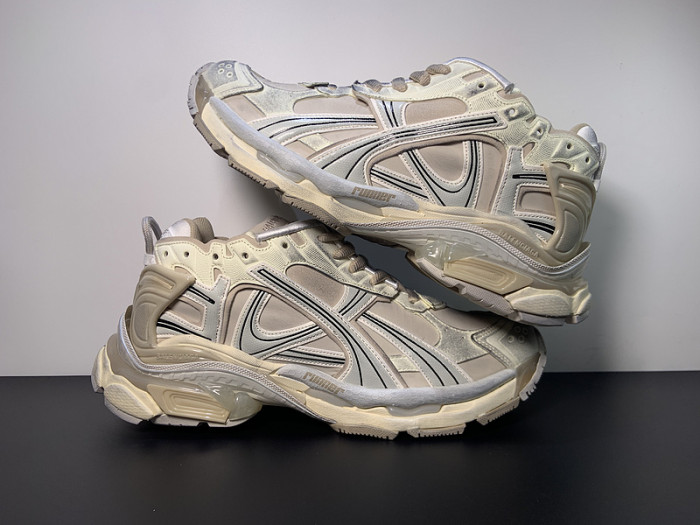 BALCIA RUNNER SNEAKER