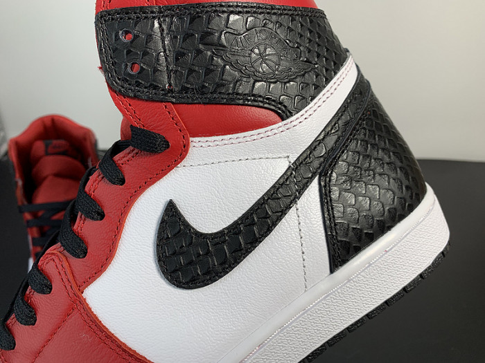 Air Jordan 1 Retro OG Satin Snake Skin Chicago CD0461-601