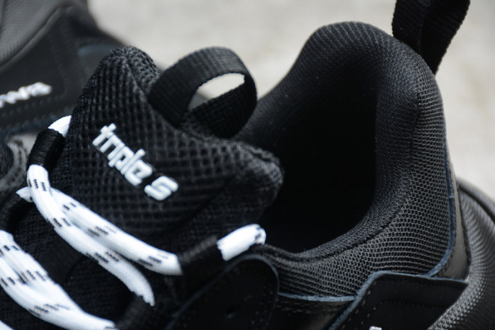 BALCIA Triple S Sneaker