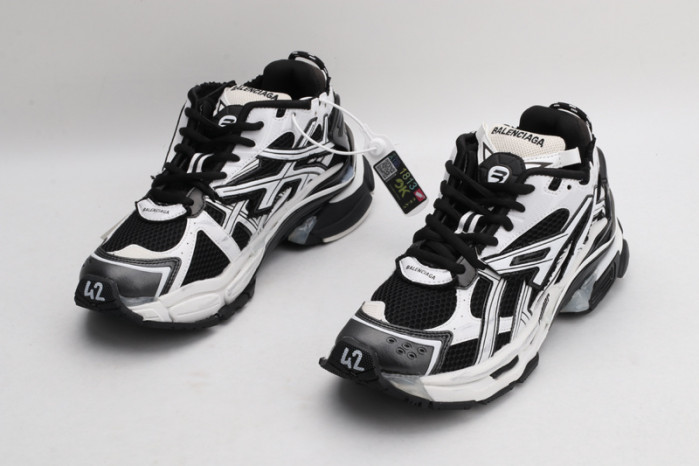 BALCIA RUNNER SNEAKER