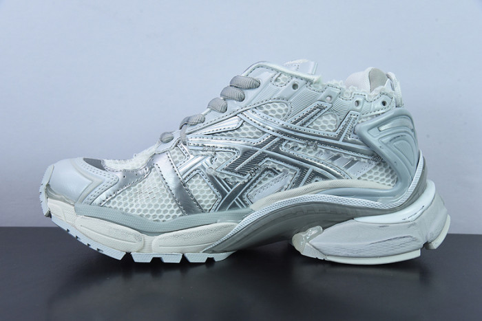 BALCIA RUNNER SNEAKER