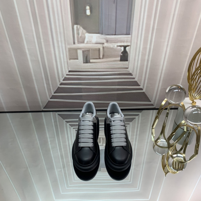 ALEXMQ Sneakers