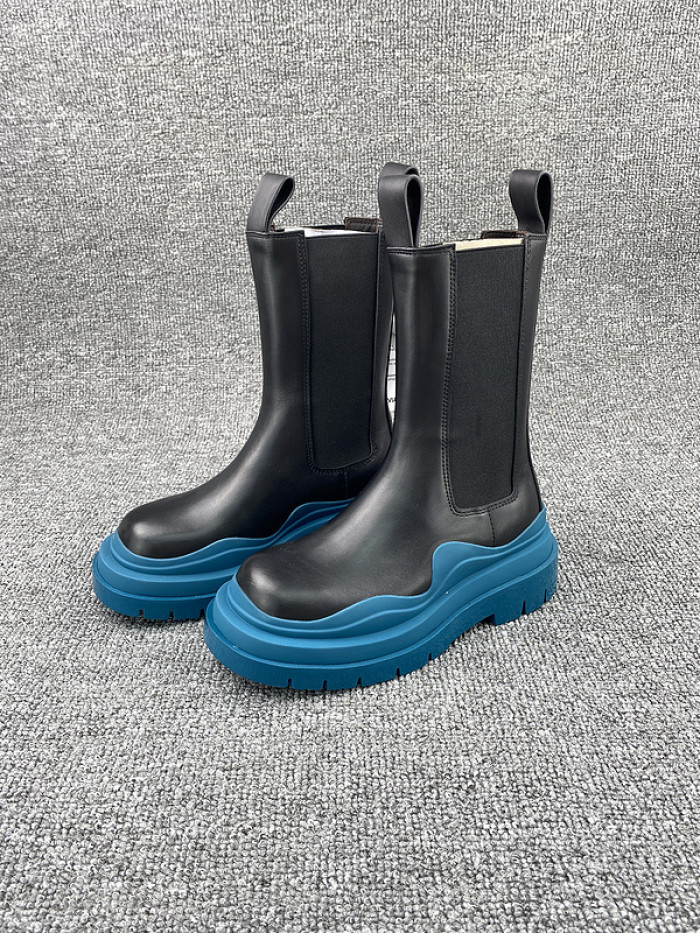 Bo*te*ga ve*ne*ta chelsea tire leather high boot