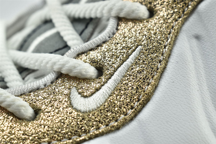 Nike Wmns Air Foamposite One "Summit White" AA3963-101