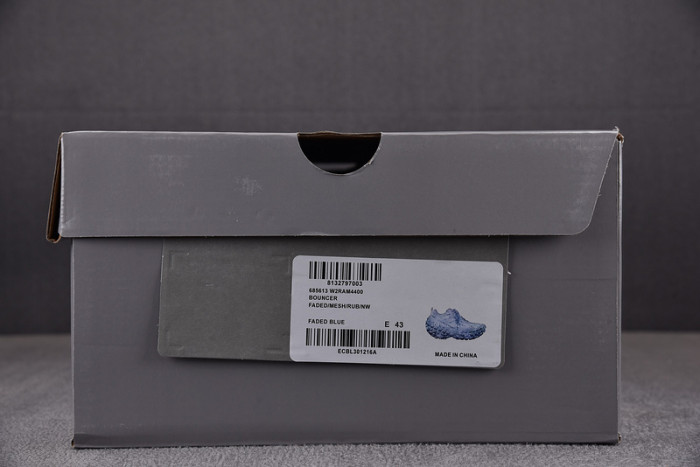 BALCIA DEFENDER SNEAKER