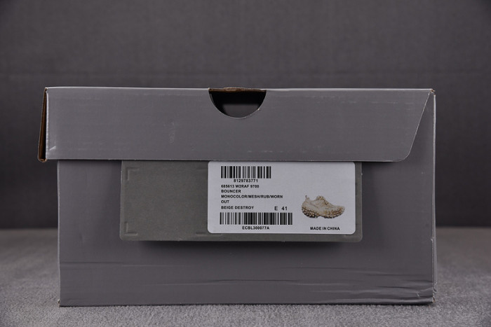 BALCIA DEFENDER SNEAKER