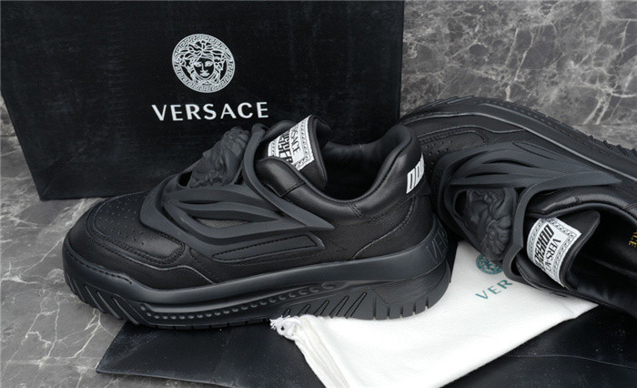 VRCE Sneaker