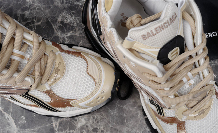 BALCIA RUNNER SNEAKER