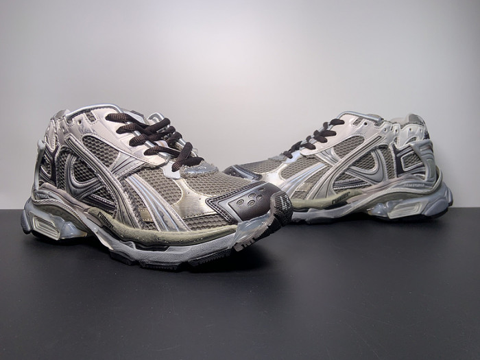 BALCIA RUNNER SNEAKER