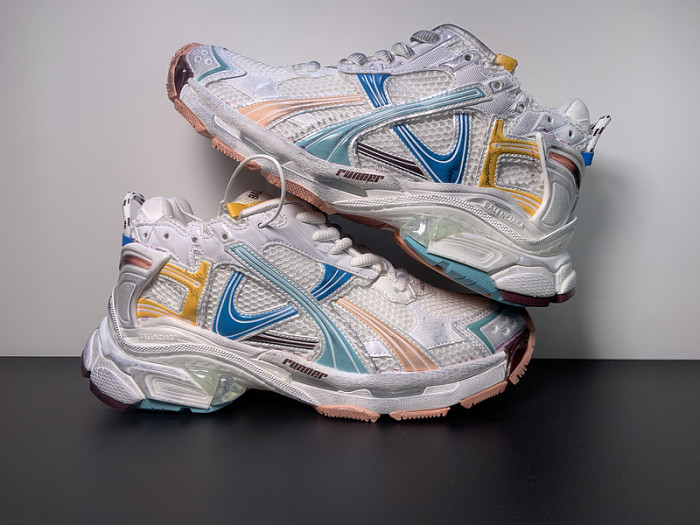 BALCIA RUNNER SNEAKER