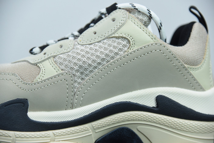 BALCIA Triple S Sneaker