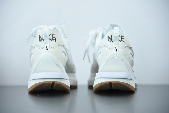 sacai x Nike Vaporwaffle "Sail" DD1875-100