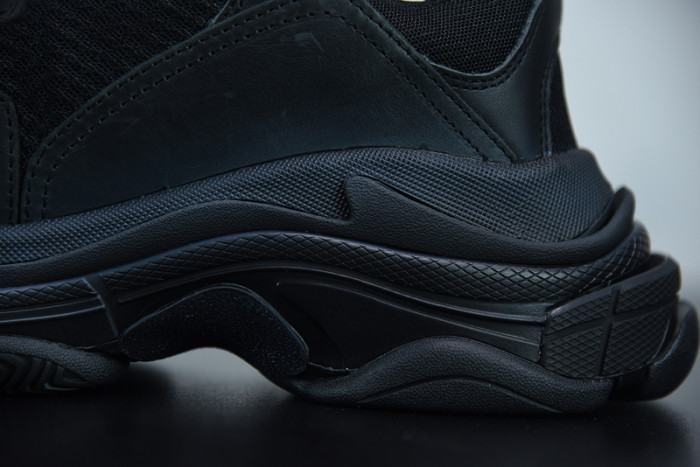 BALCIA Triple S Sneaker