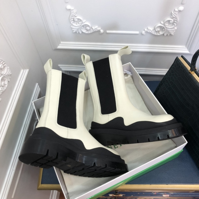 Bo*te*ga ve*ne*ta chelsea tire leather high boot