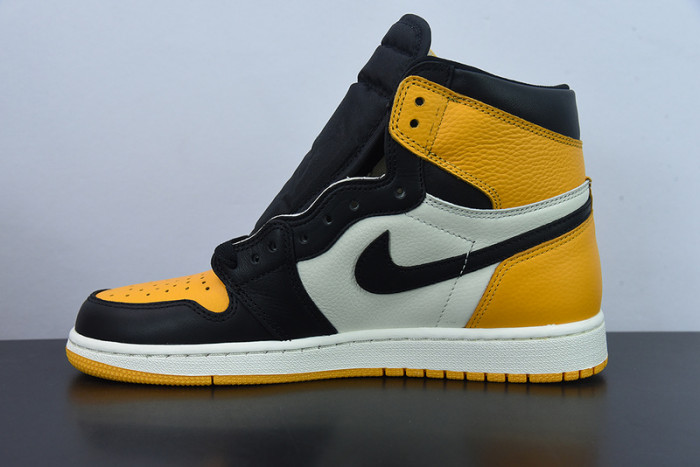 Air Jordan 1 High OG "Yellow Toe" 555088-711