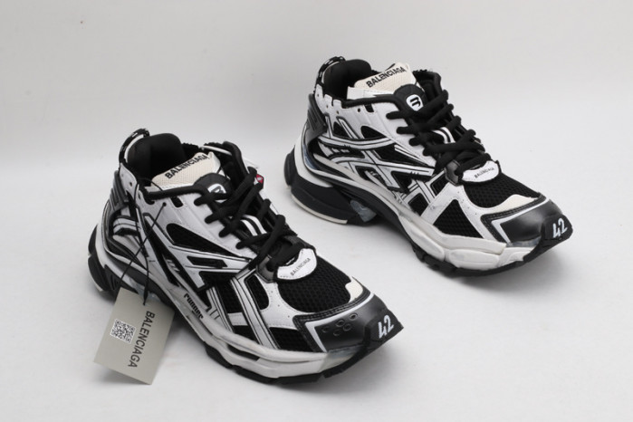 BALCIA RUNNER SNEAKER