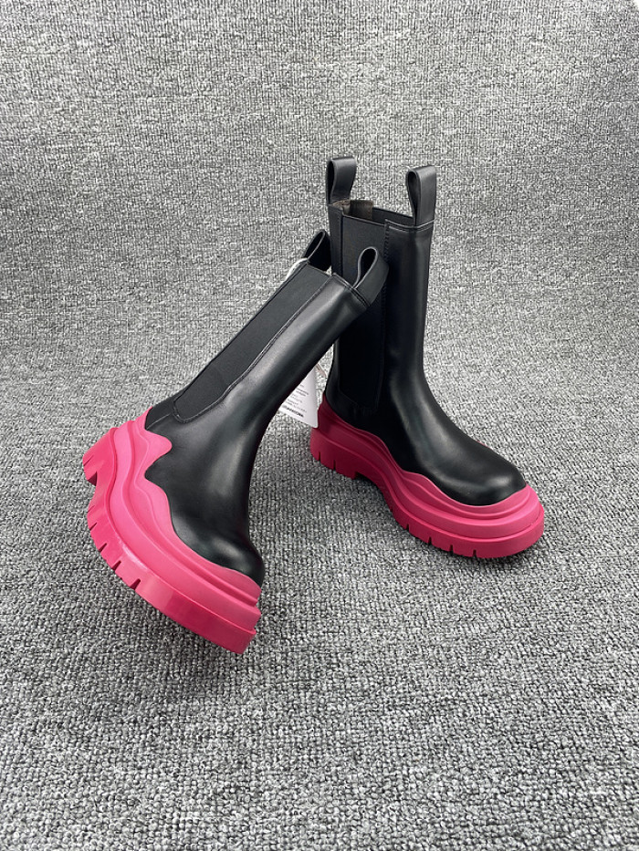 Bo*te*ga ve*ne*ta chelsea tire leather high boot