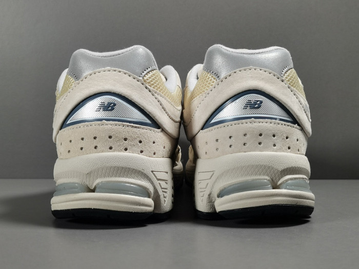 New Balance 2002R ML2002RE